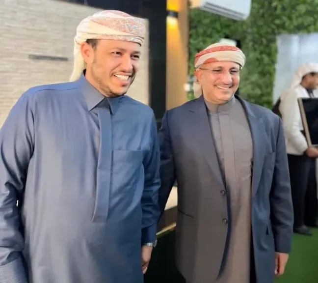 عبدالله العليمي يوجه رسالة بشأن طارق صالح بعد حملة إعلامية ضد الأخير على خلفية الأحداث الأخيرة
